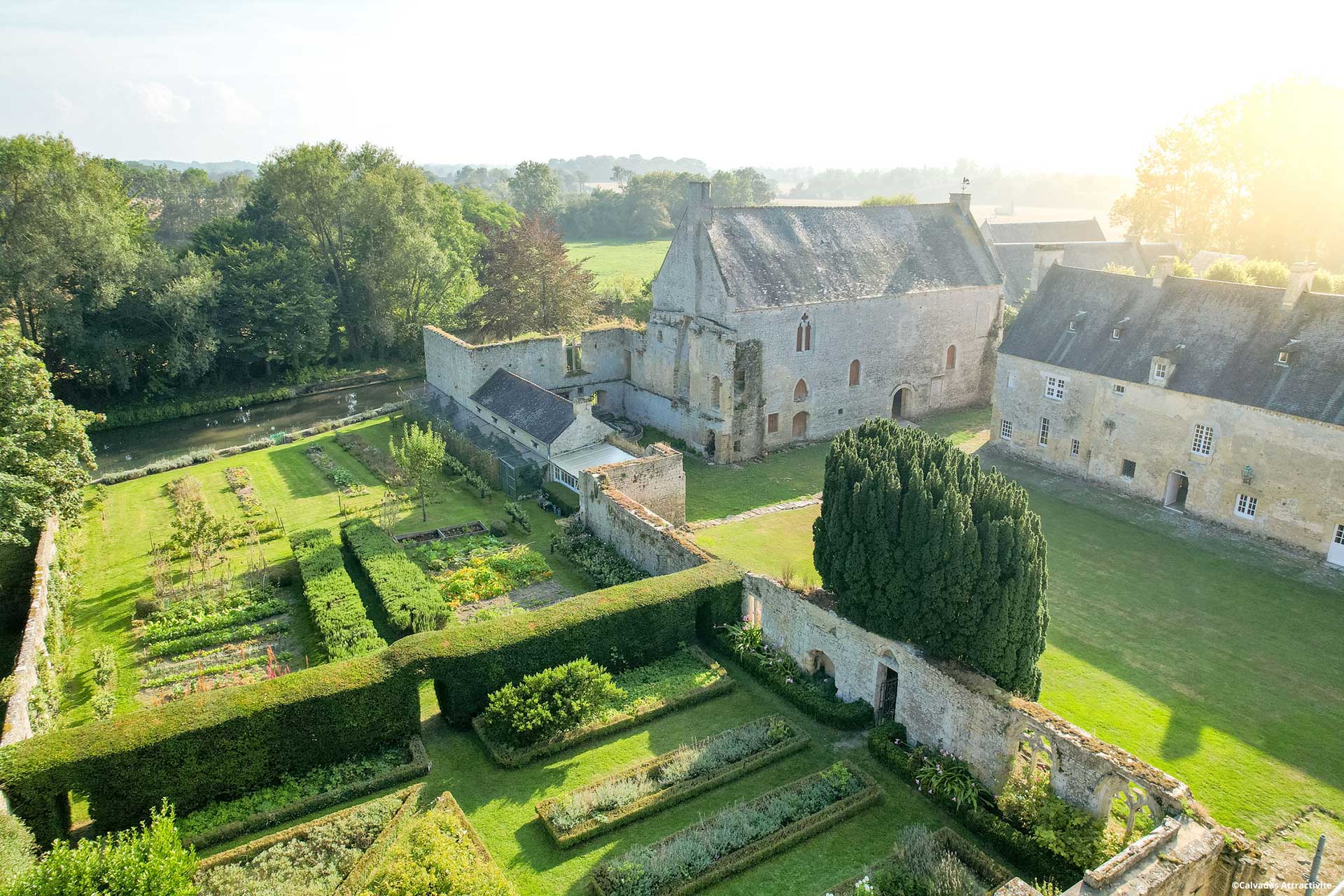 Abbaye de Longues sur mer Calvados